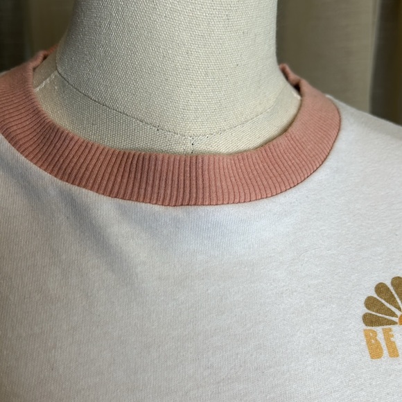 American Eagle White Be Kind Cropped Tee Sz Small - Picture 5 of 7